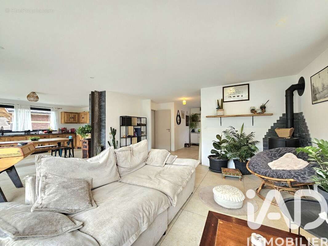 Photo 3 - Maison à LATHUILE