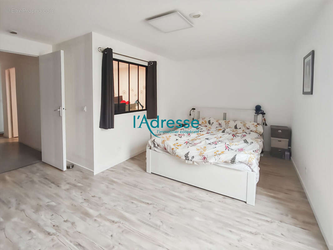 Maison à LE MESNIL-EN-VALLEE