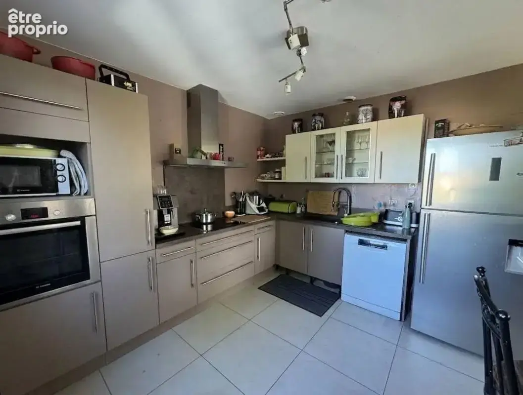 Maison avec vue et accès lac à 6 minutes à pied - photo 4