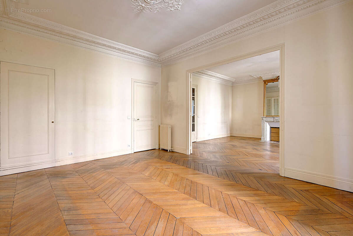 Appartement à NEUILLY-SUR-SEINE