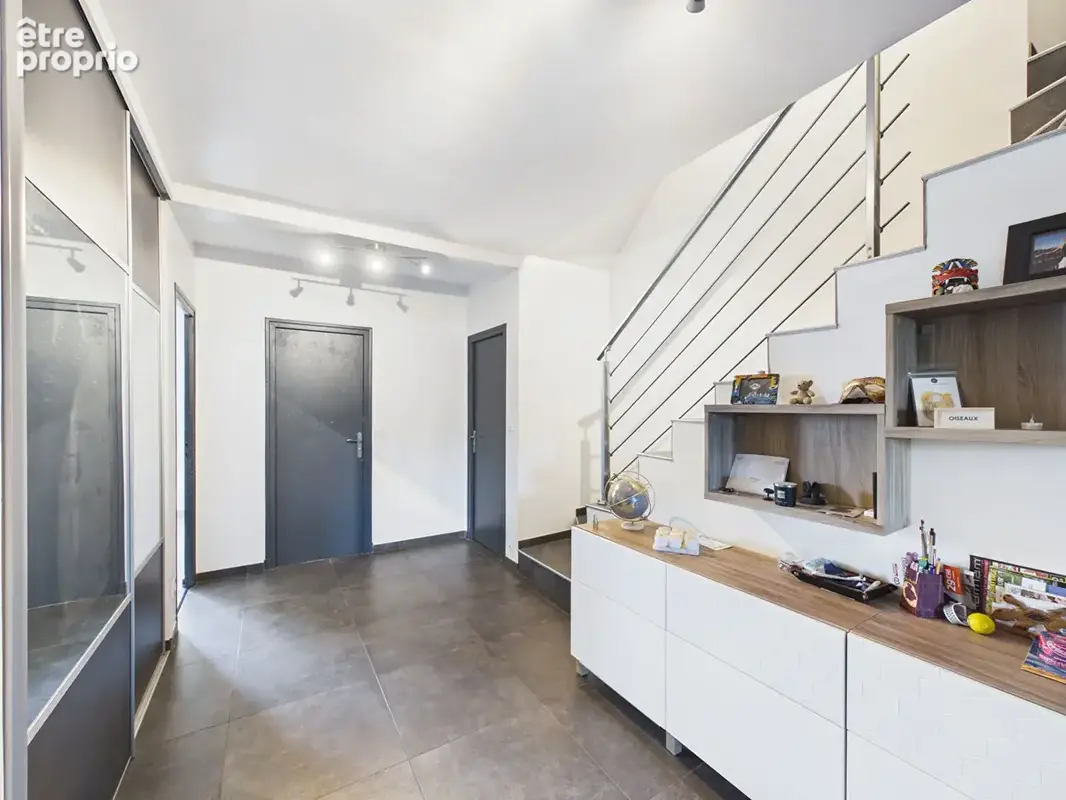 Maison  304m²  sur parcelle de 3304m² situee a st clair 07430 - photo 11