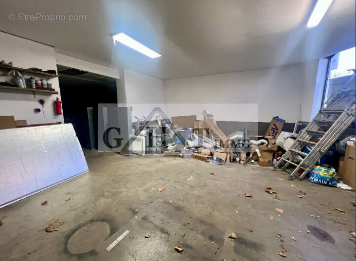 Commerce à ROMAINVILLE