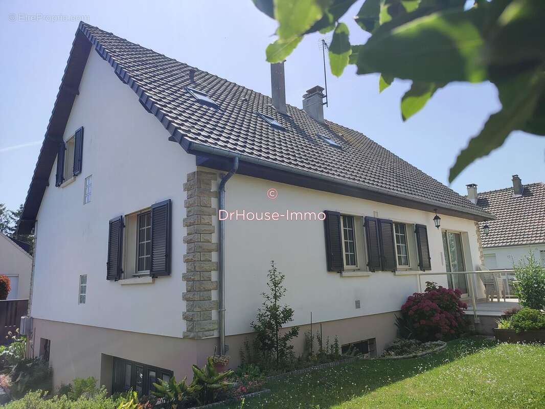 Maison 212 m² à Douvres-La-Delivrande  - photo 3
