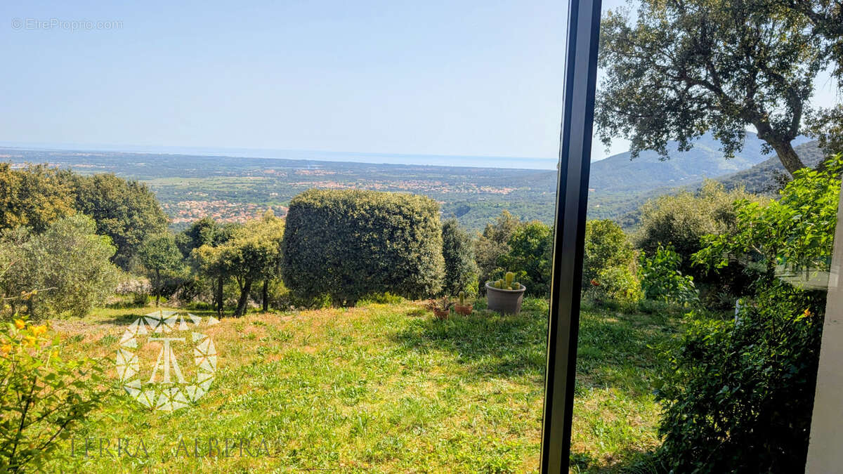 Maison à LAROQUE-DES-ALBERES