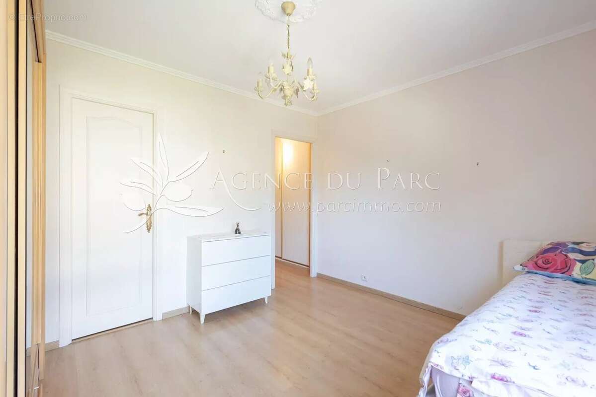 Superbe appartement 4 pièces avec vue mer à Villeneuve-Loubet - photo 11