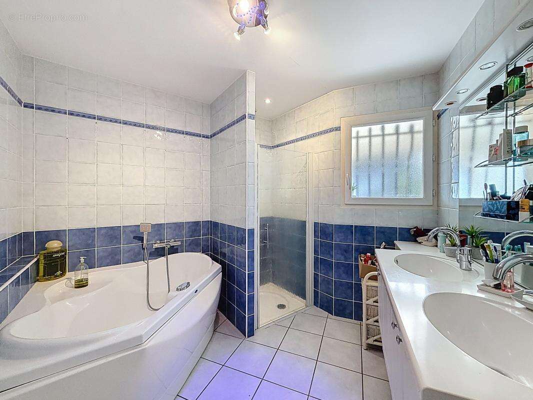 Maison à SAINT-MARTIN-LA-PLAINE