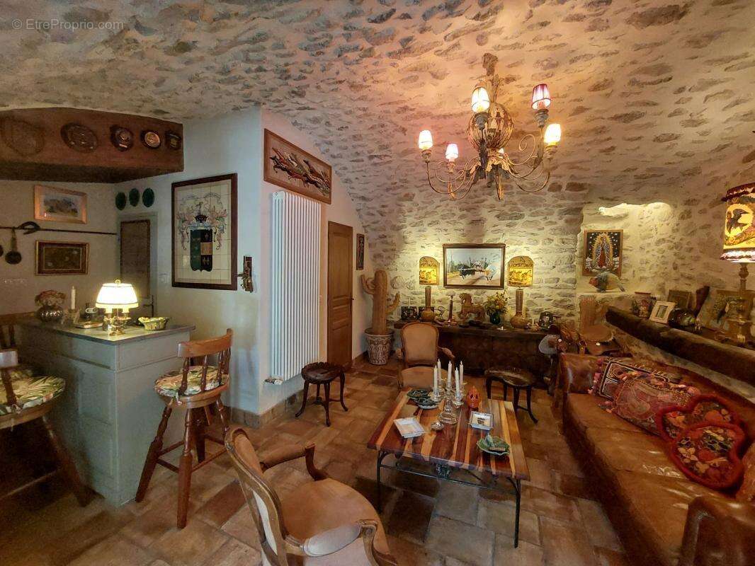 Maison à ALLEGRE-LES-FUMADES