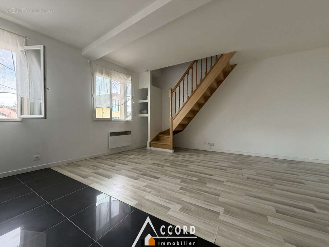Appartement à SARTROUVILLE