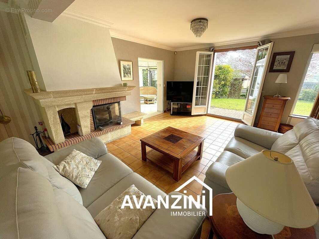 Maison à CRECY-LA-CHAPELLE