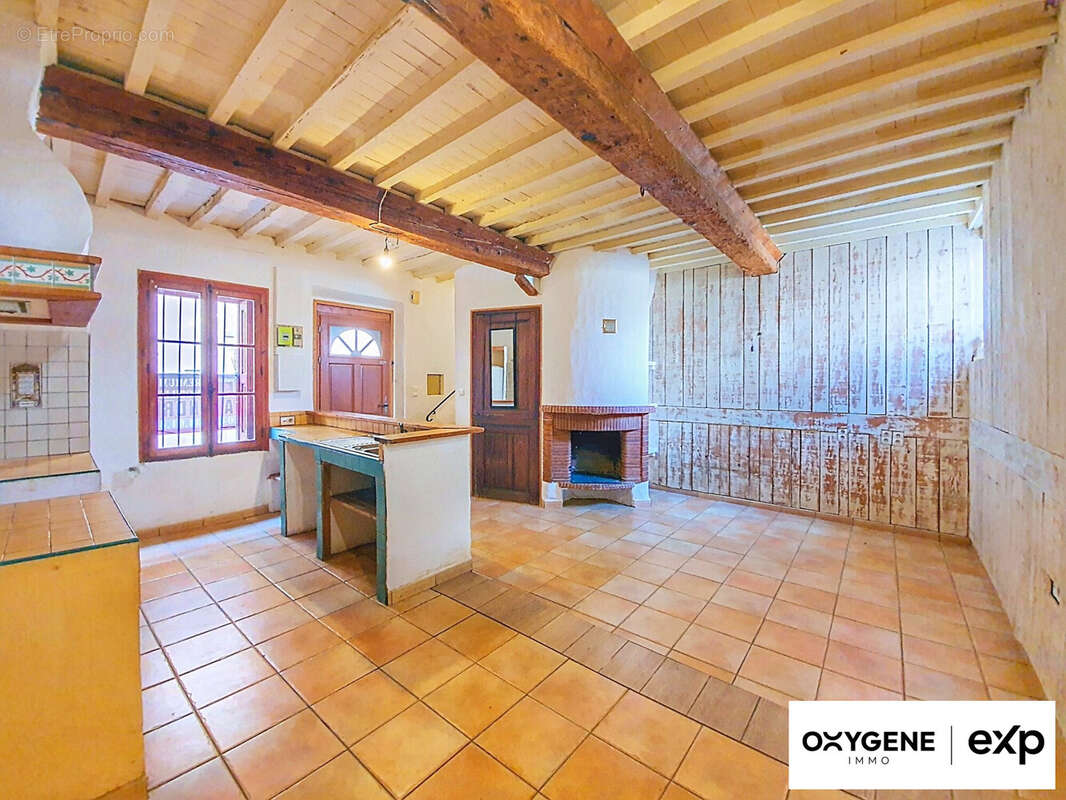 Maison à SAINT-ESTEVE