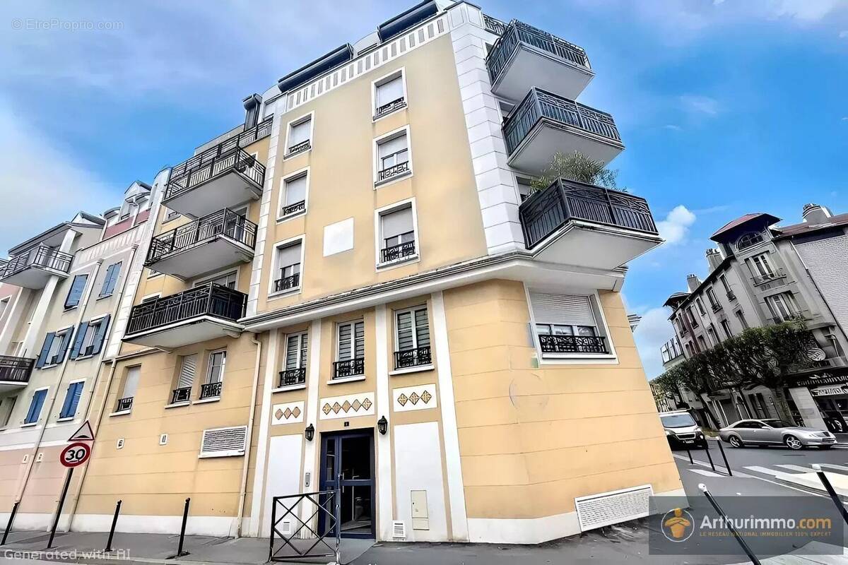 Appartement à LES PAVILLONS-SOUS-BOIS
