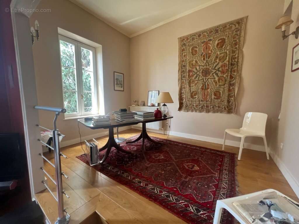 Maison à MONTCENIS