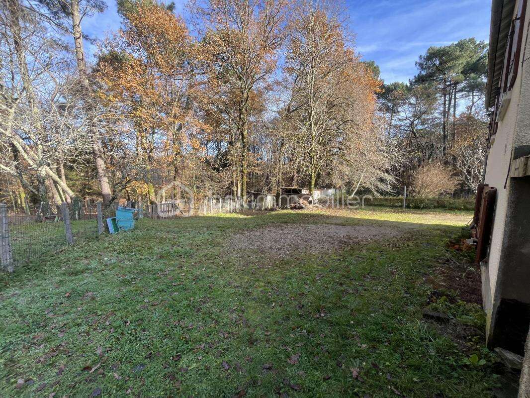 Maison à SAINT-PIERRE-DE-CHIGNAC