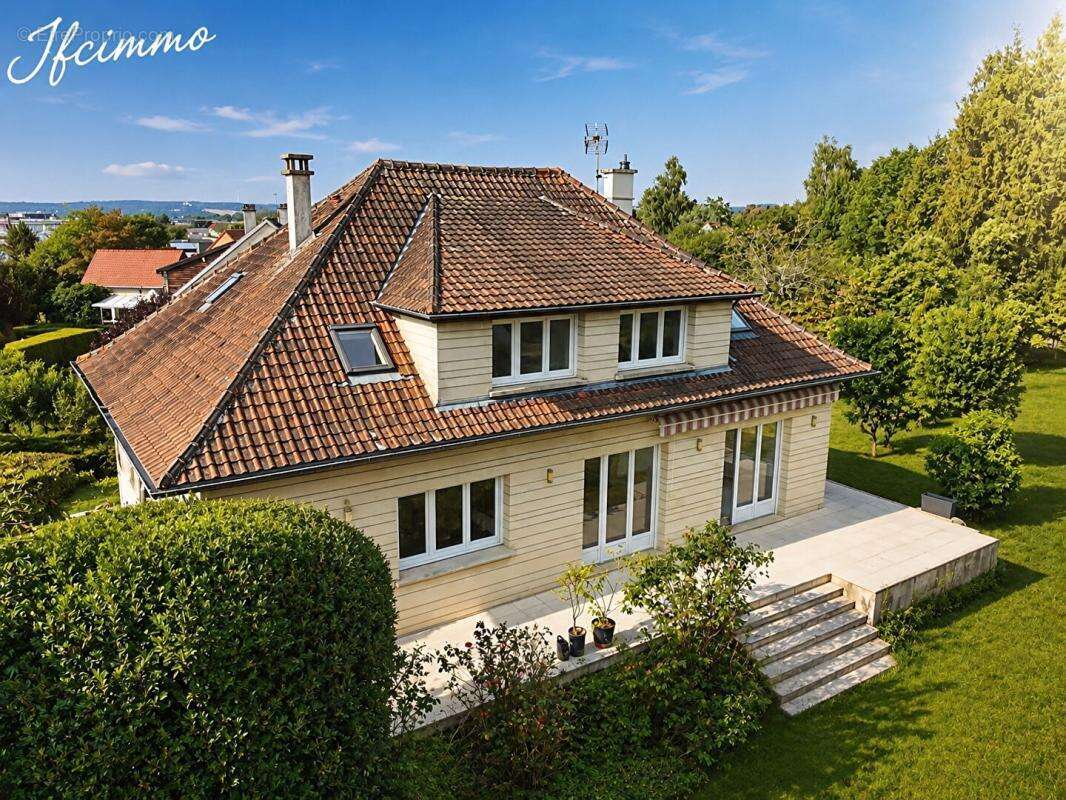 Maison Soissons 240 m2 terrain de 1600m2 - photo 2