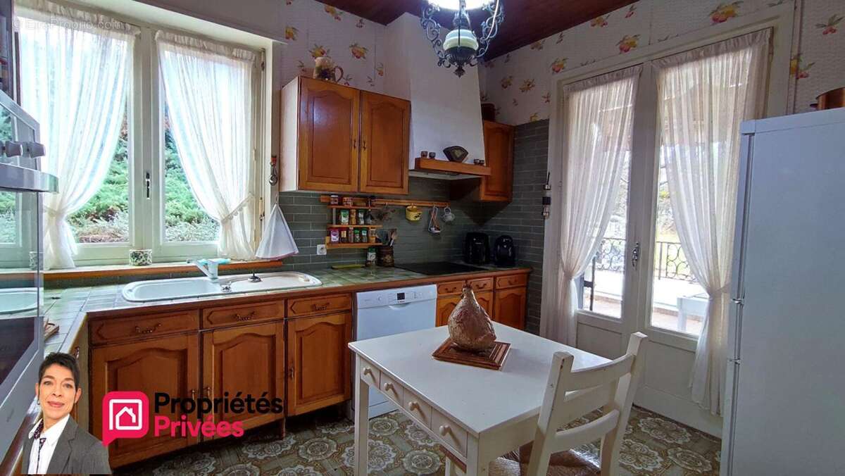 THIZY-LES-BOURGS (69240)  Maison individuelle 223 m² habitables, terrain 2000 m², 4 chambres, garages, annexes - photo 10