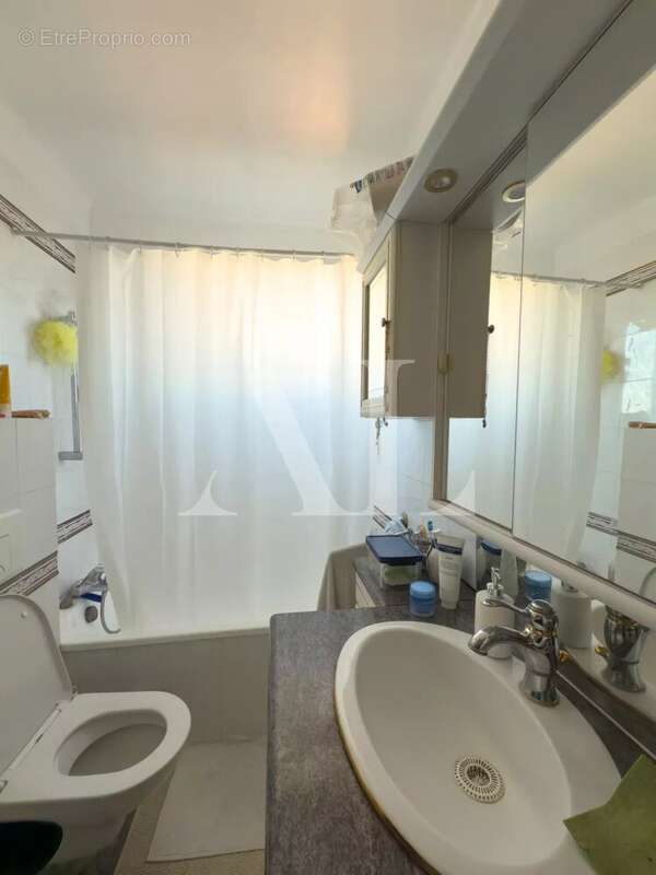 Appartement à VALLAURIS