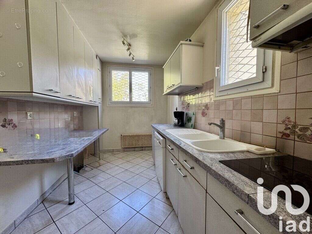 Photo 5 - Maison à LA CELLE-SAINT-CLOUD