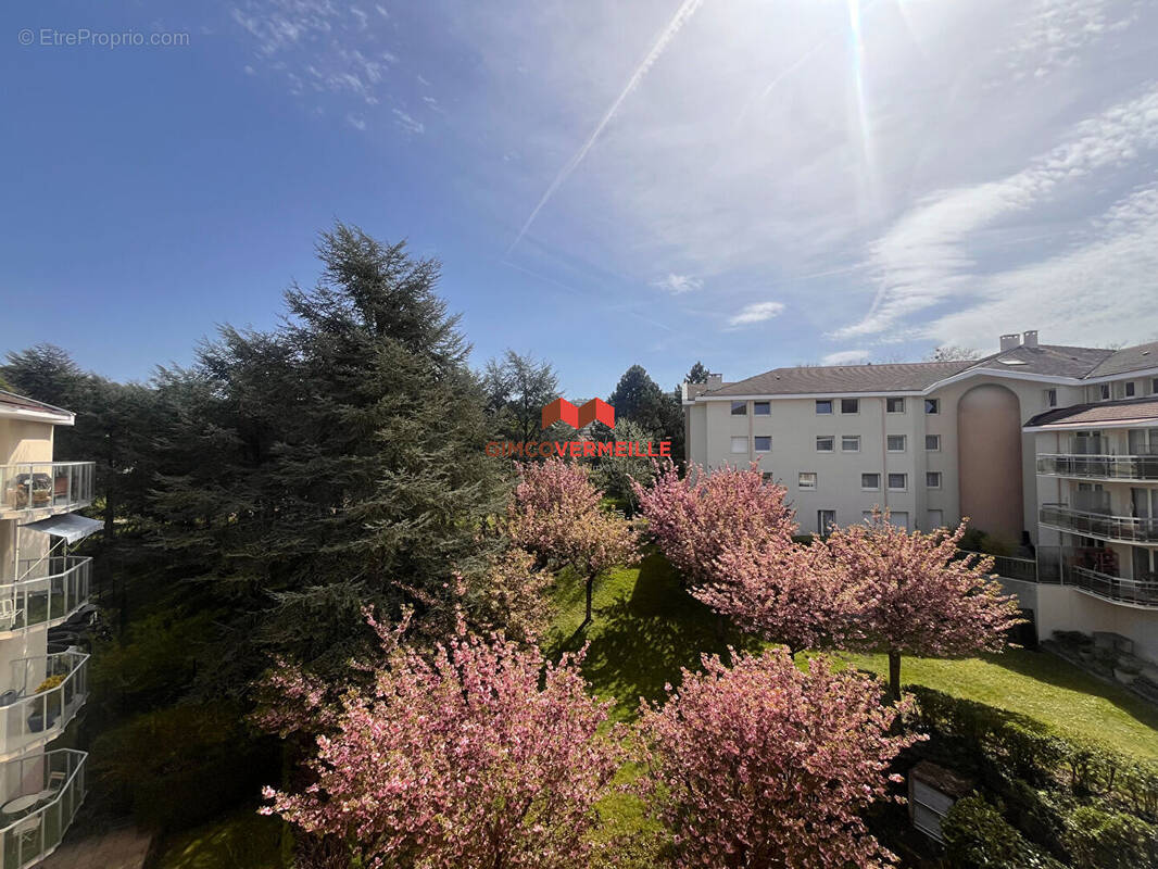 Appartement à LA CELLE-SAINT-CLOUD