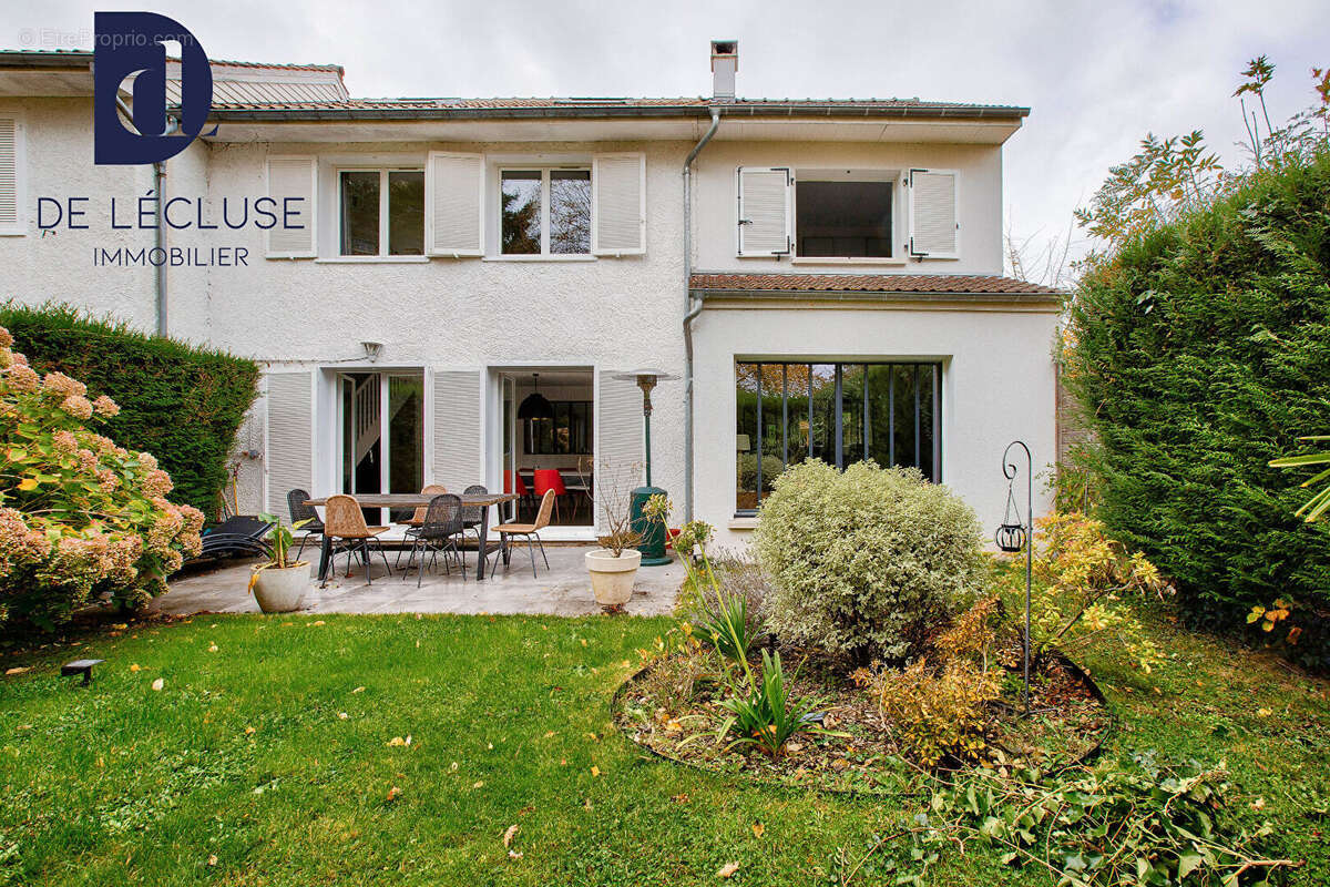 Les Loges-en-Josas  - Belle Maison  8 pièces de 130m2 avec Jardin - photo 16
