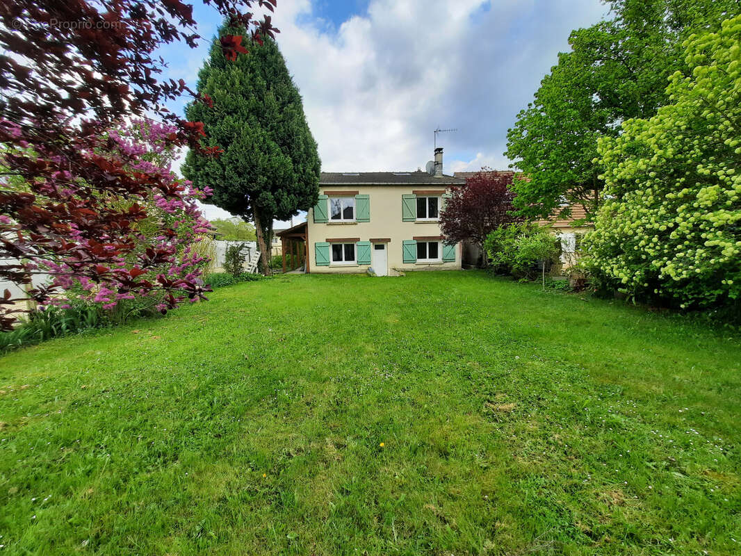 Maison à QUINCY-VOISINS