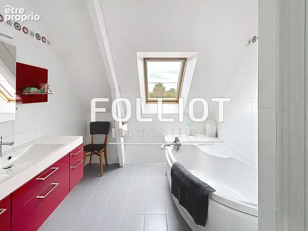 Maison d'Exception à Vire Normandie - 6 pièces, 142 m² sur 1500 m² de terrain - photo 9
