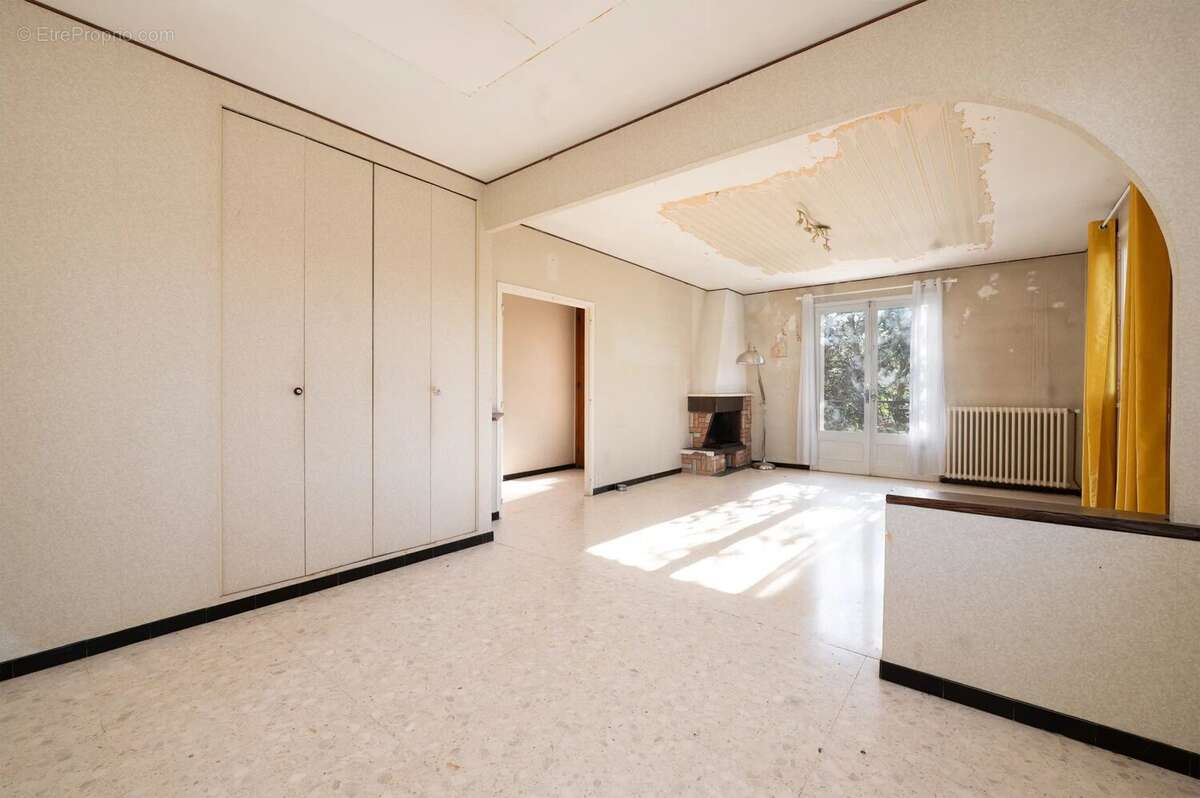  Maison 140 m² + T2 + T3 + Garage – Grand terrain 1 350m² – Saint-Paul-sur-Save - photo 5