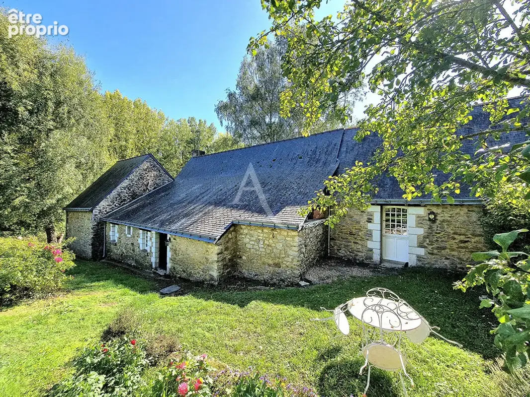 À vendre - Longère de caractère à Brissarthe - 130m² - photo 1