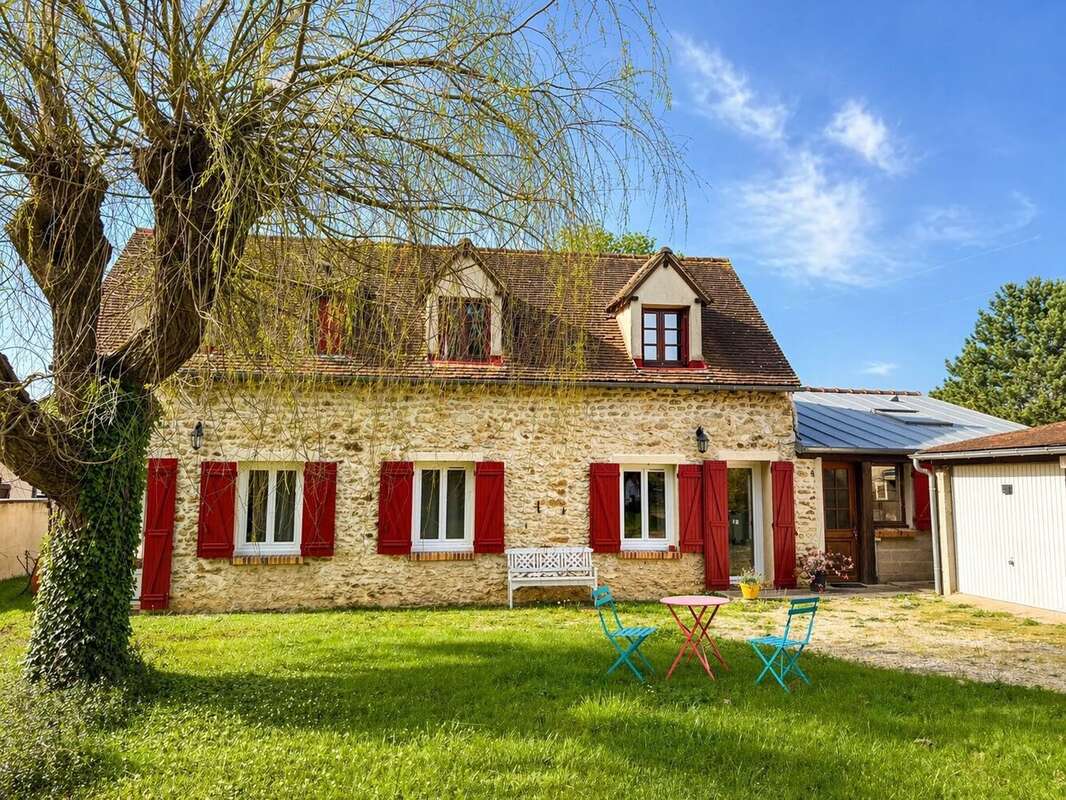 Maison à HOUDAN