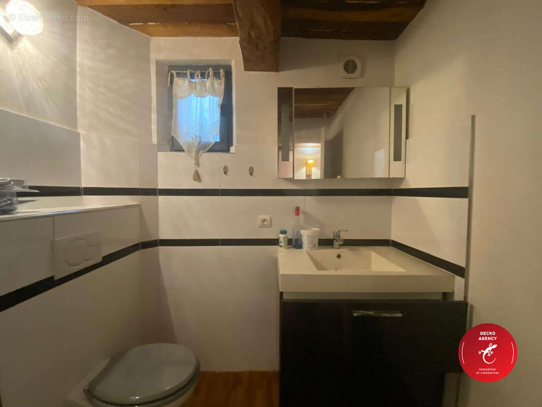 Salle d'eau 1er étage - Maison à LA MOTTE