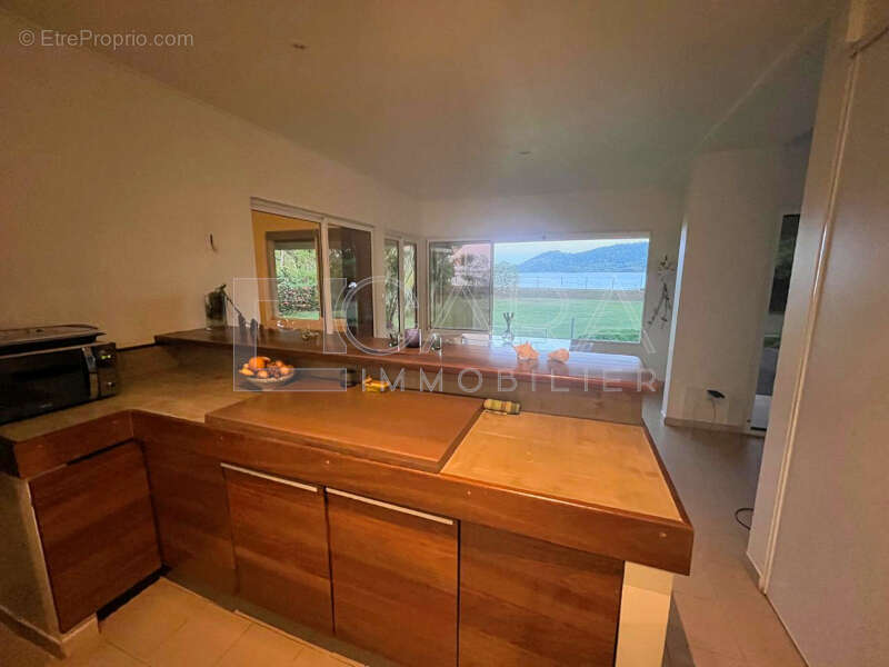 Maison 235 m² à Remire-Montjoly  - photo 4