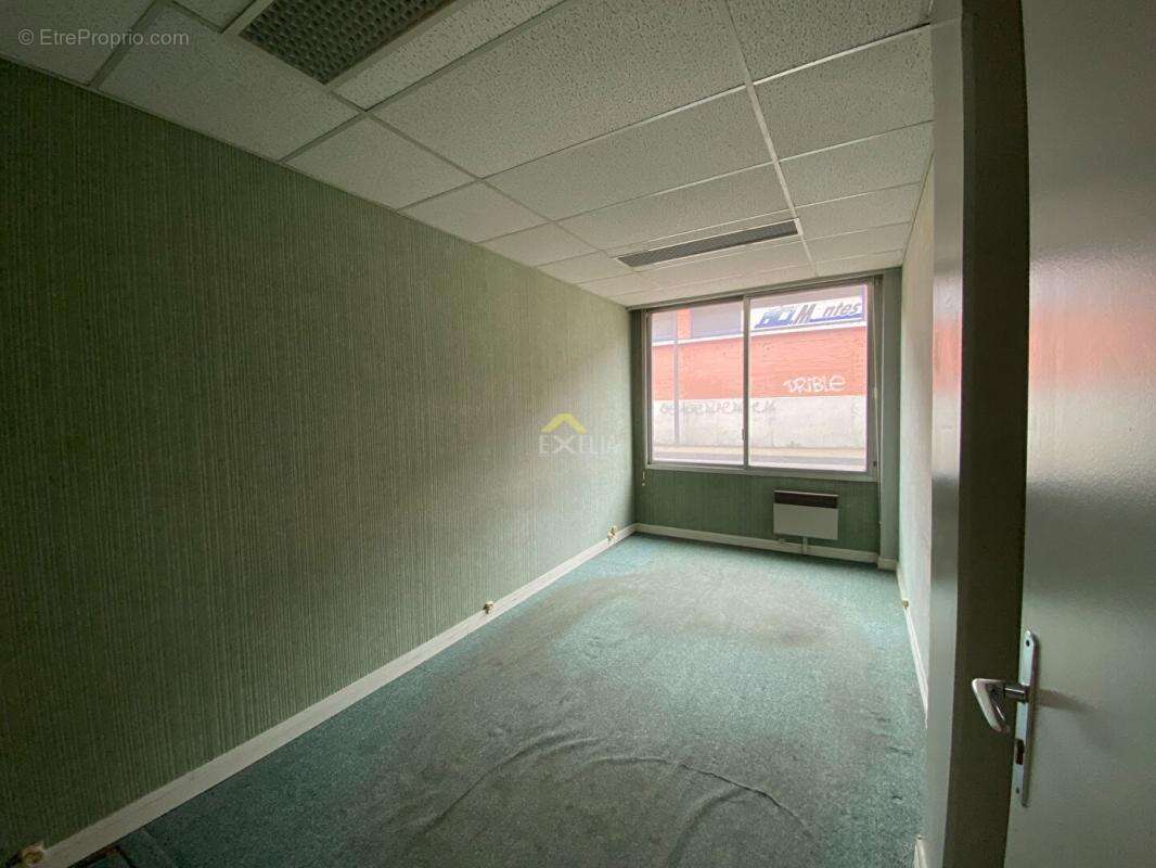 Commerce à MANTES-LA-VILLE