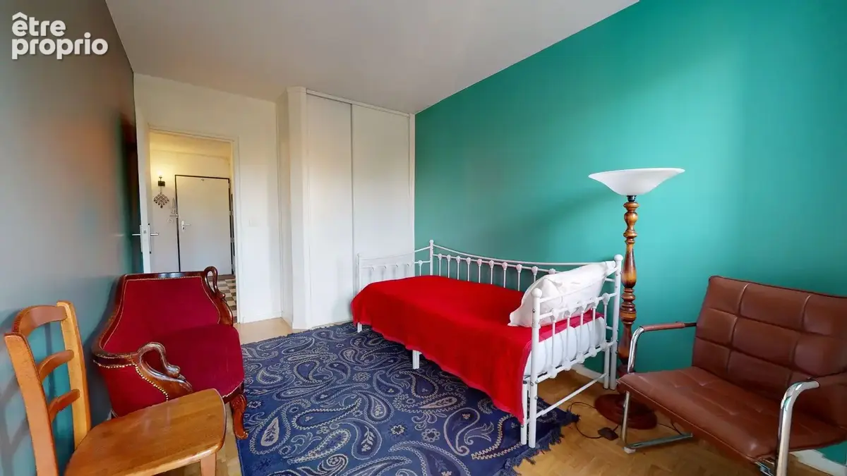 A 700 m du RER SEVRAN-LIVRY et futur Métro, Appartement F5 - photo 13