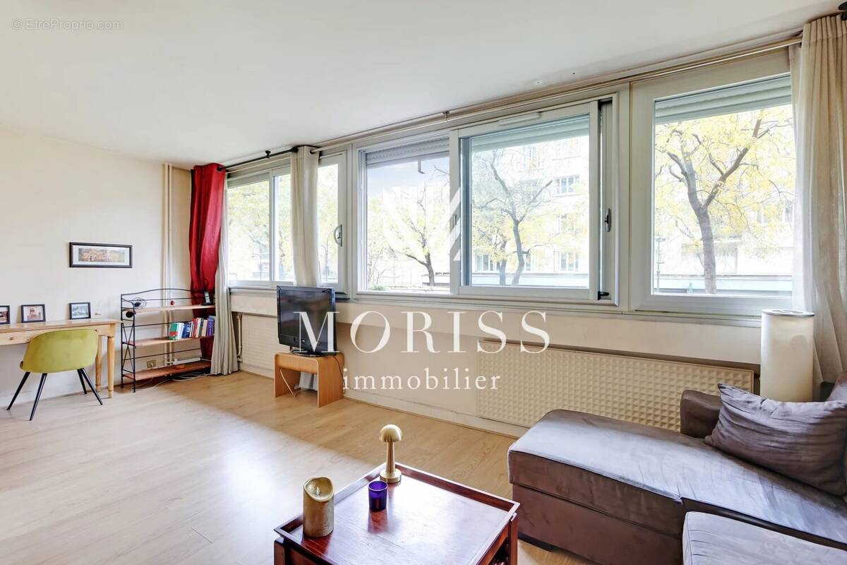 Appartement à PARIS-14E