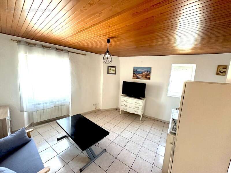 Appartement à GREOUX-LES-BAINS
