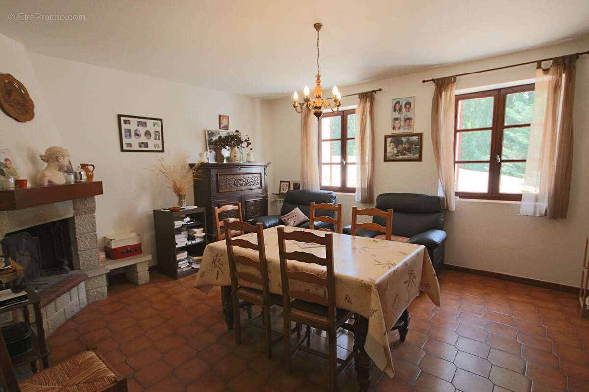 Appartement à MALAUCENE