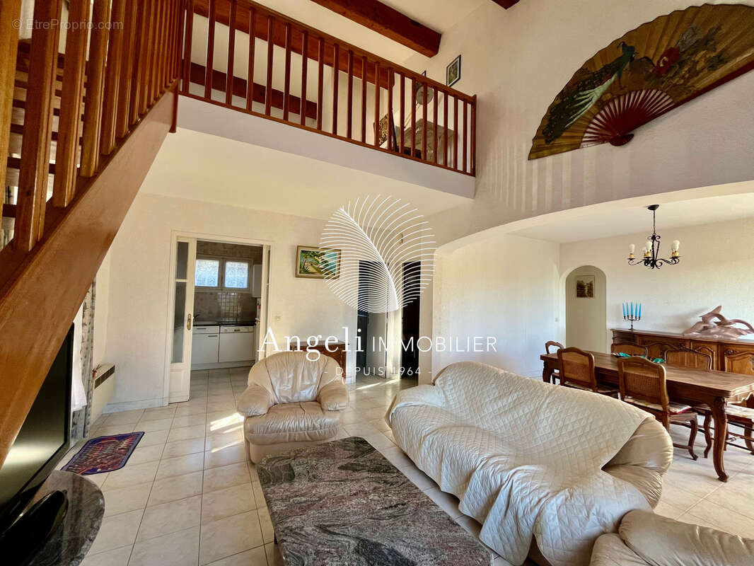 Maison à FREJUS