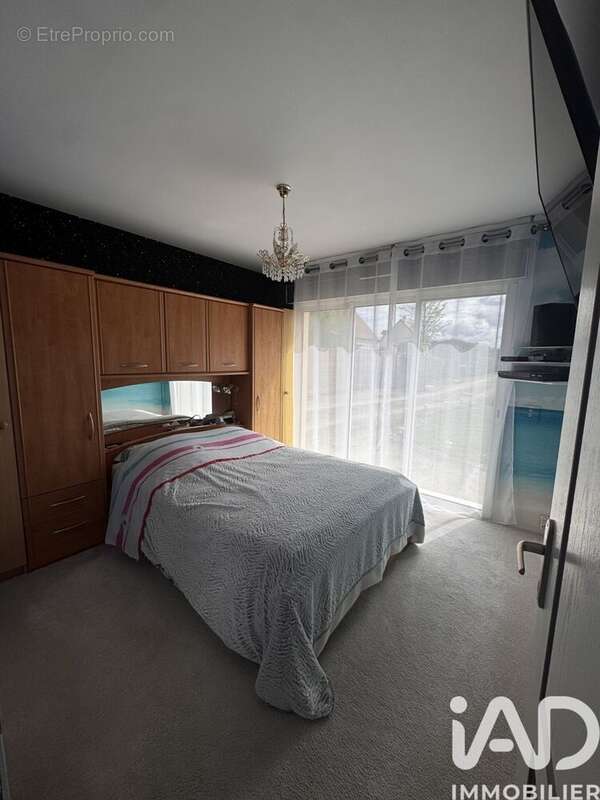 Maison 96 m² à Saint-Martin-En-Biere  - photo 8