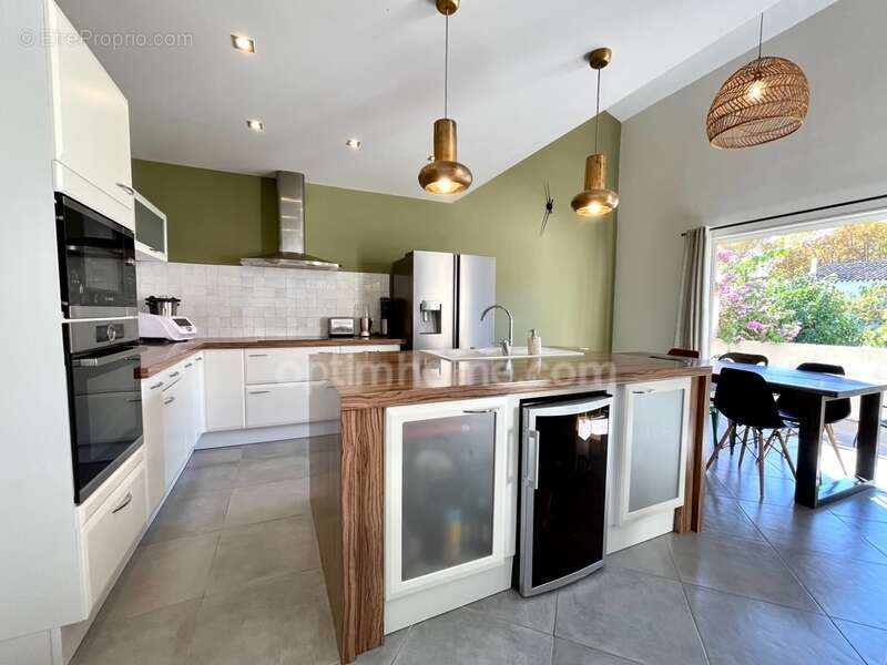 Maison contemporaine avec appartement indépendant et garage - Aigues-Mortes - photo 2