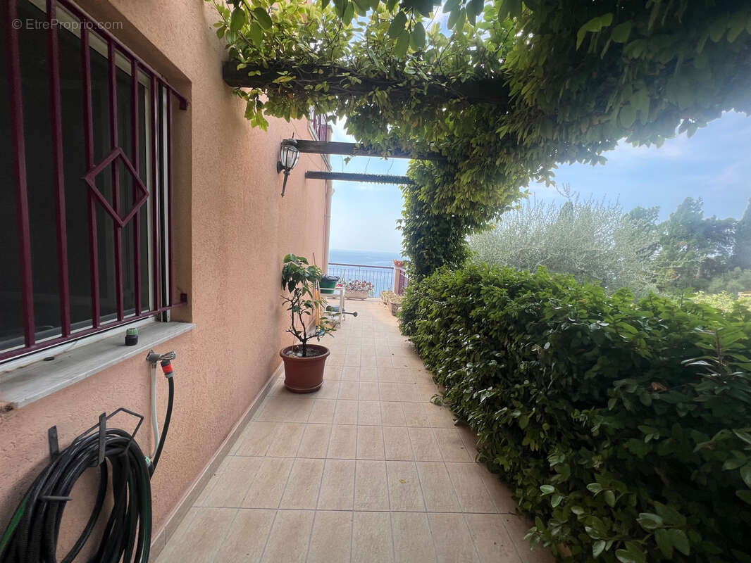 Exclusivite- domaine privé avec piscine sur menton garavan- villa jumelee  t5/6 sur 3 niveaux, terrasses, jard - photo 18