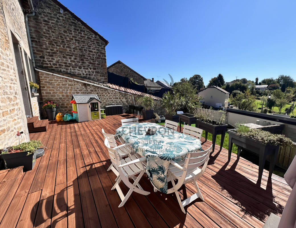 Maison à SURY