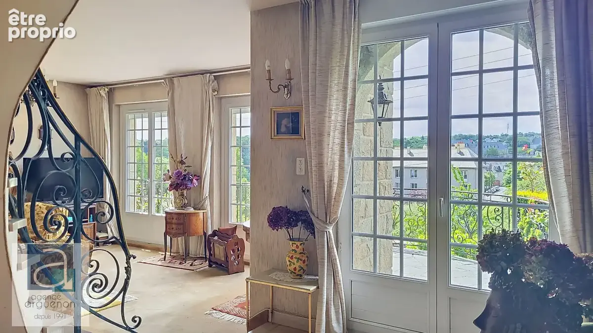 DINAN : Une adresse privilégiée à Dinan pour cette maison de plain-pied, avec jardin fleuri, et garage. - photo 6