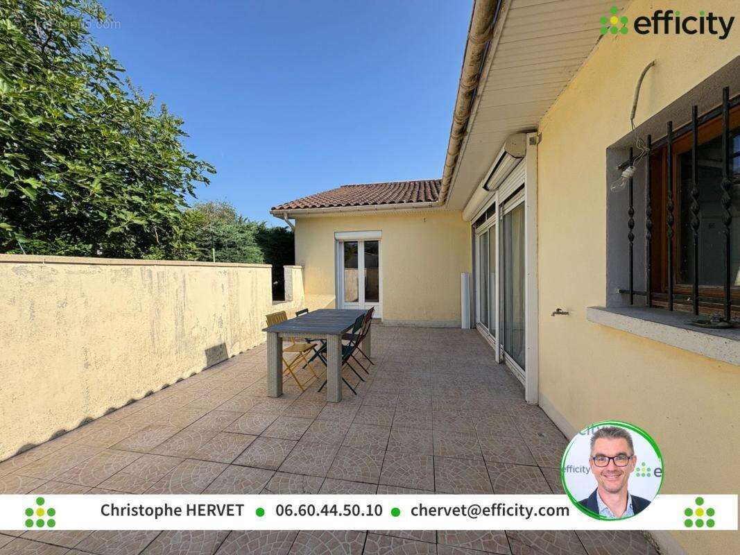 Maison à MAGNAC-SUR-TOUVRE