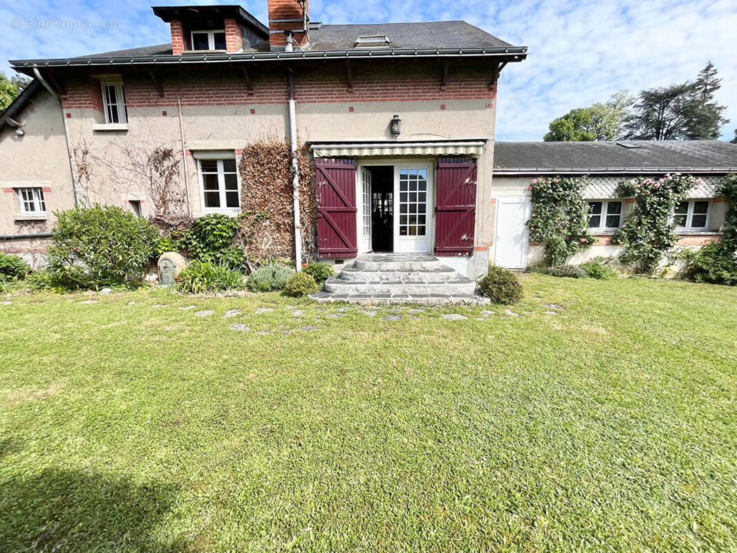 Maison à SAINT-CYR-SUR-LOIRE