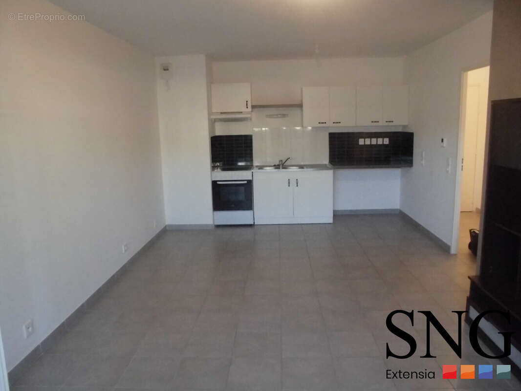 Appartement à ROQUEBRUNE-SUR-ARGENS