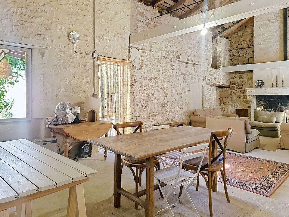 Maison en pierre rénovée avec annexe et bel extérieur, cœur de village - 33790 Pellegrue - photo 16