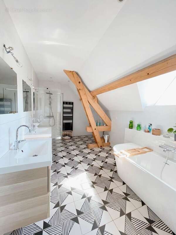 Maison à LA FOUILLOUSE