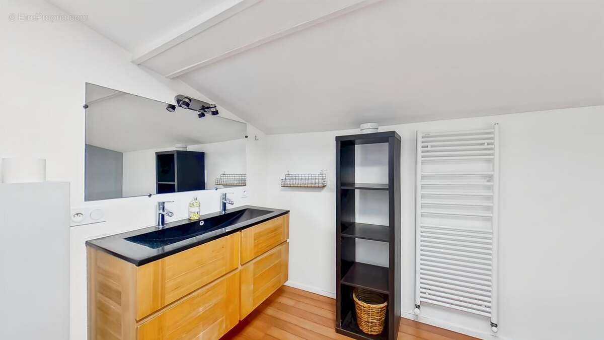 Appartement à MIRIBEL