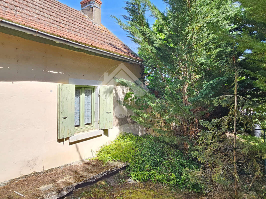 Maison à DOMPIERRE-SUR-BESBRE