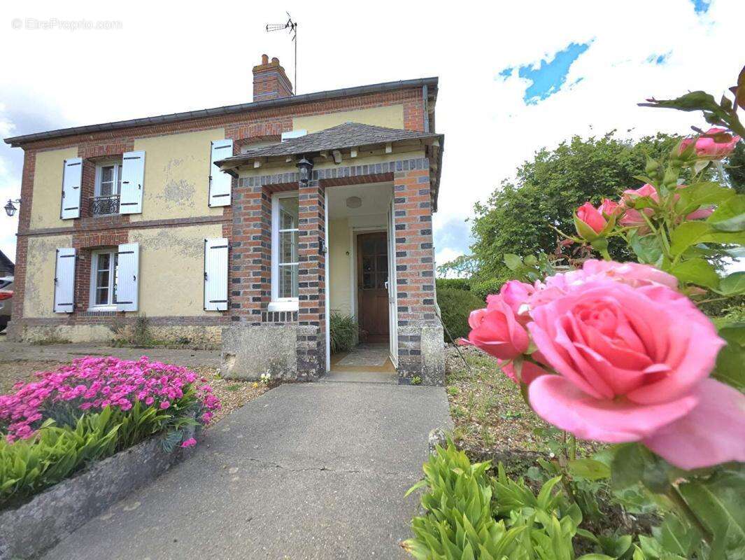 61550 Maison de pays La Ferté En Ouche 5 pièce(s) 113 m2, 3 chambres terrain 1.400 m² - photo 2
