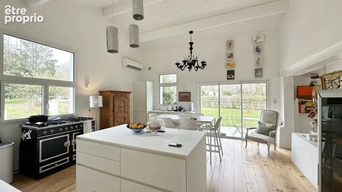 Propriété de caractère avec dépendances et piscine  Domaine de 3 hectares au calme absolu - photo 19